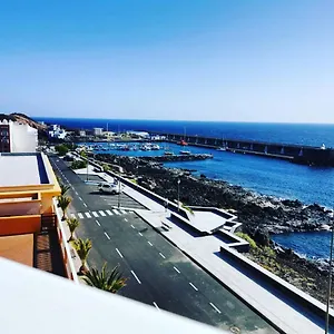 Con Maravillosas Vistas En Primera Línea Apartamento